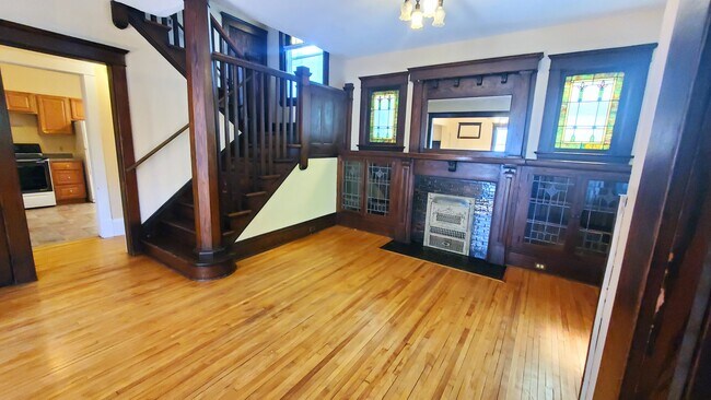 Building Photo - 2204 Emerson Ave S