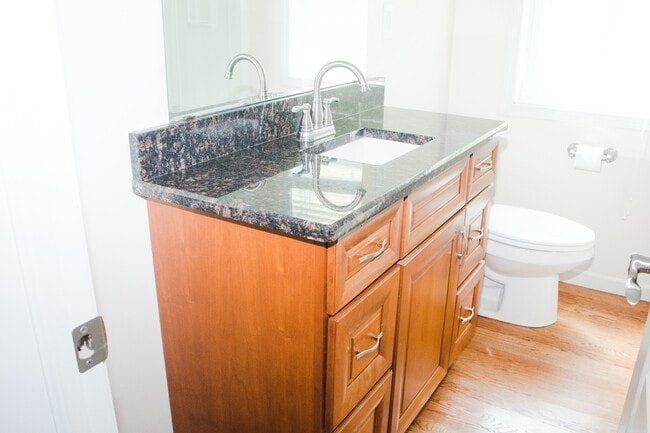 Building Photo - Remodeled 3 Bedroom