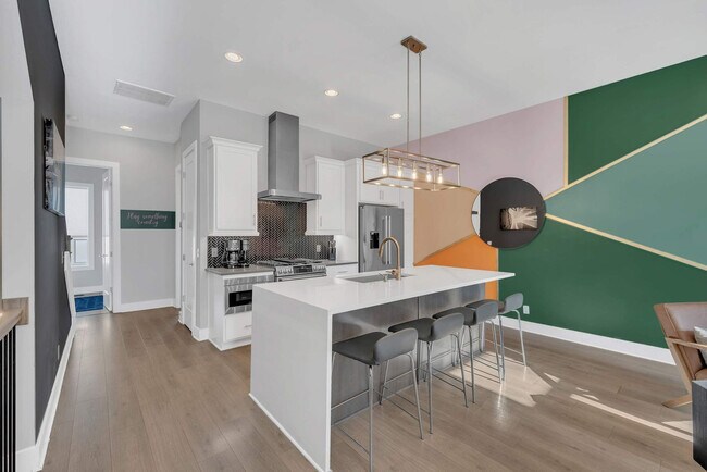 Building Photo - 516 27th Ave N