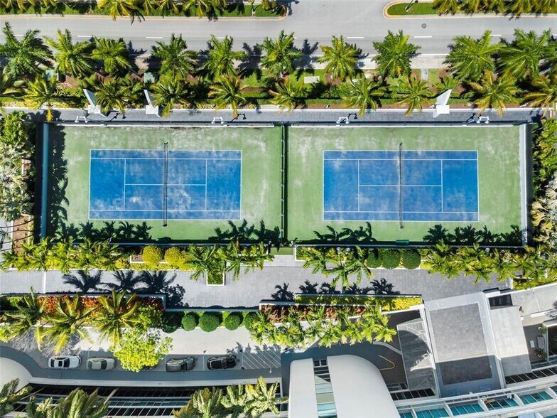 Building Photo - 2950 NE 188th St