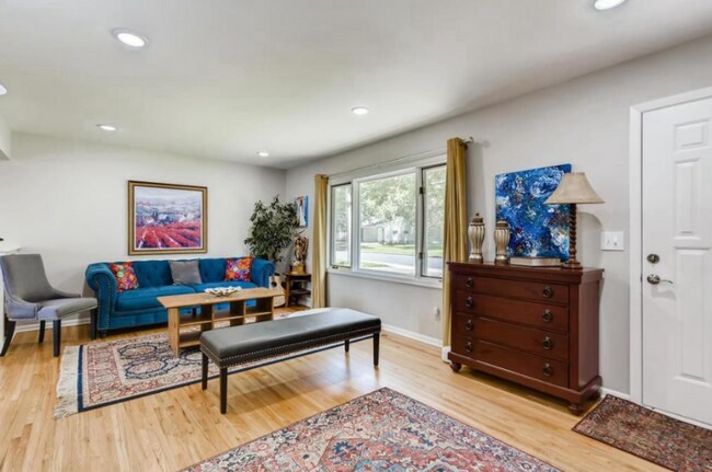 Building Photo - 2080 Orchard Ln