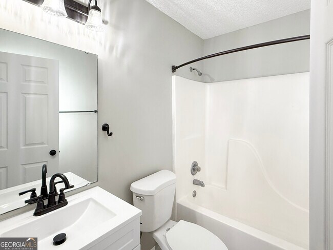 Building Photo - 107 Navajo Ct