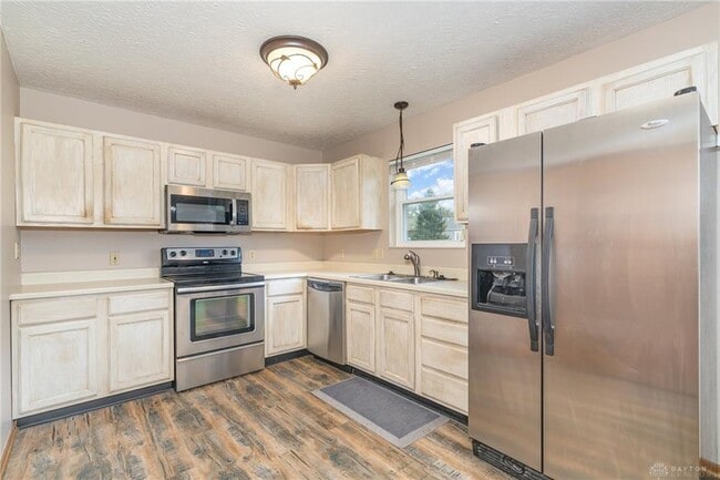 Building Photo - 6044 Sean Cir