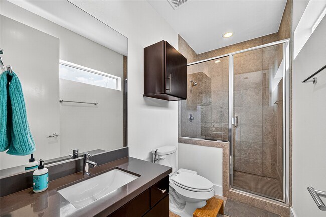 Building Photo - 1232 W 24th St