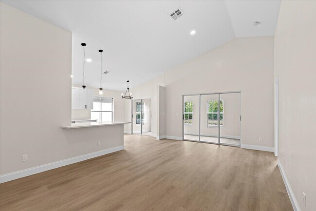 Building Photo - Sabal Springs Blvd