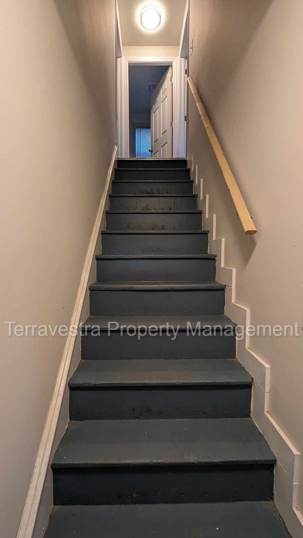 Building Photo - Single Family Upper Deerfield 3 Bed
