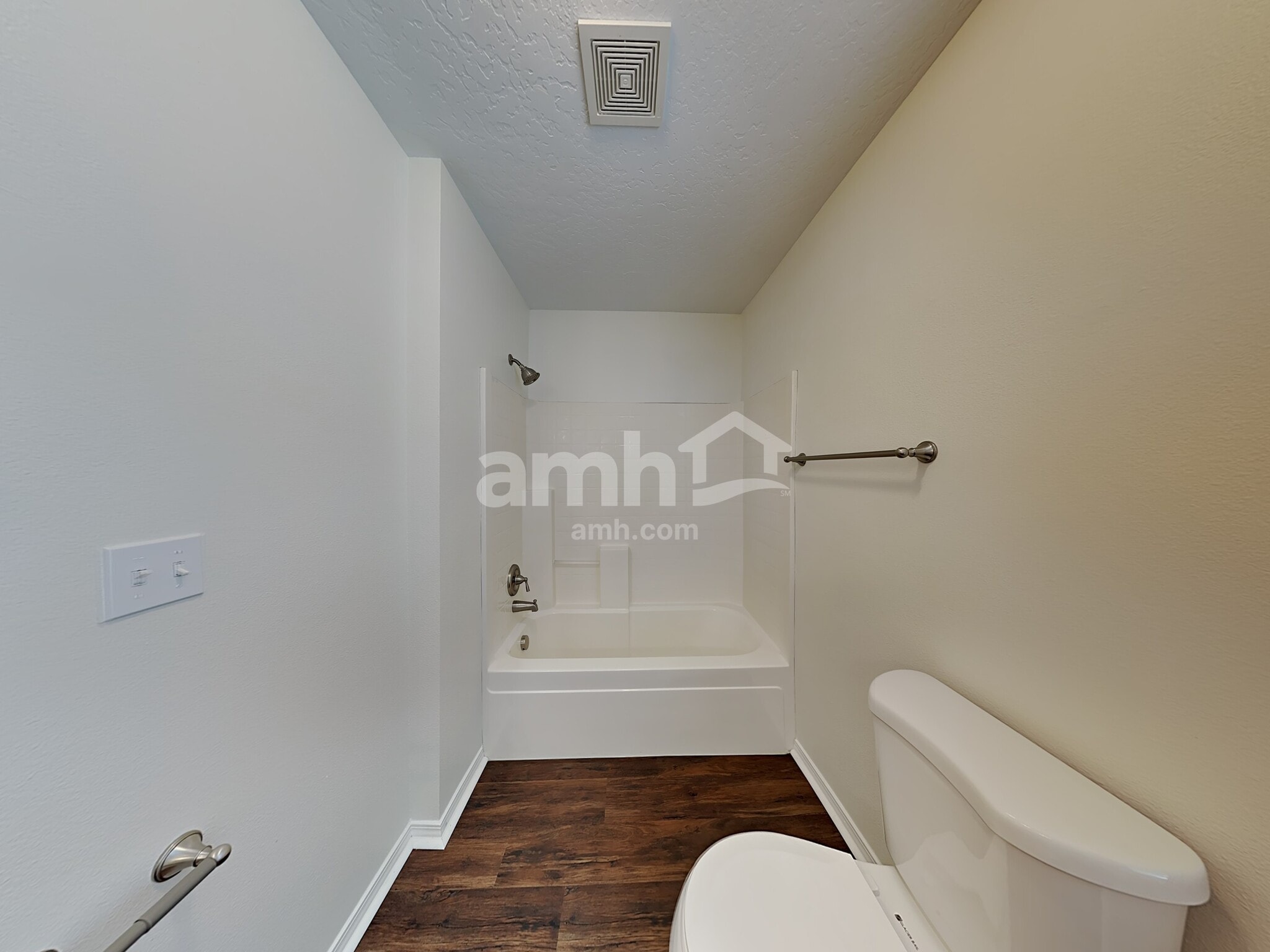 Building Photo - 16397 Jewel Way