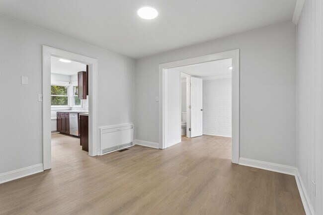 Building Photo - Single-Level 3 Bedroom Rental Near Downtown Hampton