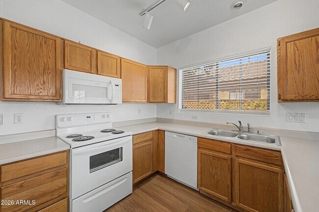 Building Photo - 8868 W Laurel Ln