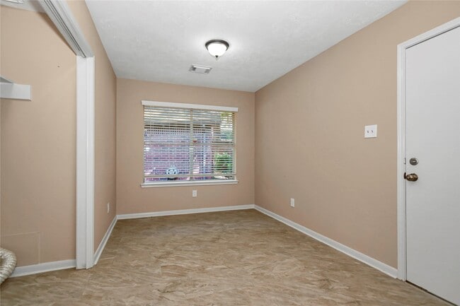 Building Photo - 8235 Alabaster Dr