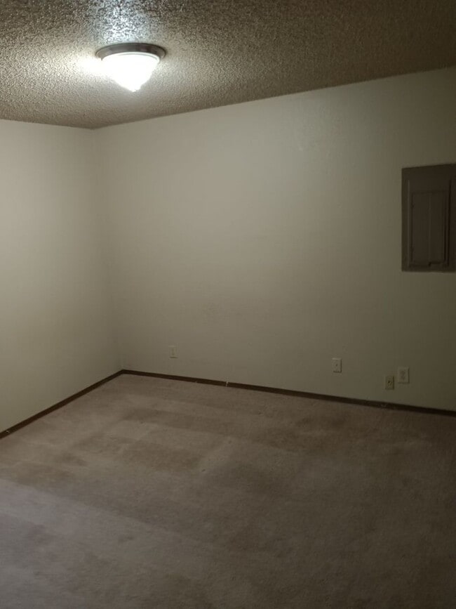 Building Photo - 8404 S Camay Ave