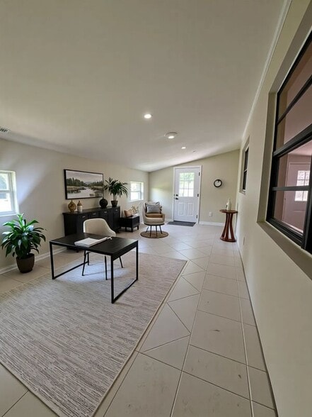 Building Photo - 329 W Arlington St