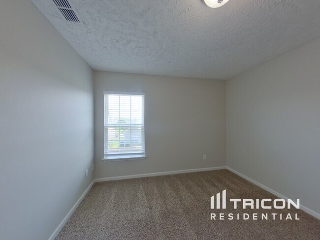 Building Photo - 2037 Red Jacket Trace