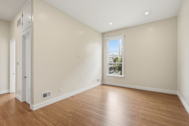 Building Photo - 1801 Divisadero St