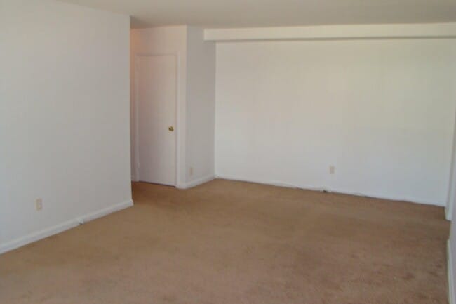 Building Photo - 1600 Church Rd