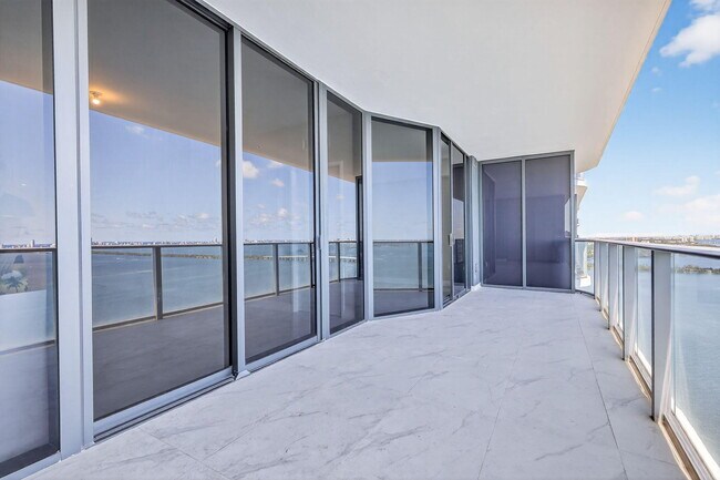 Building Photo - 701 NE 23rd St