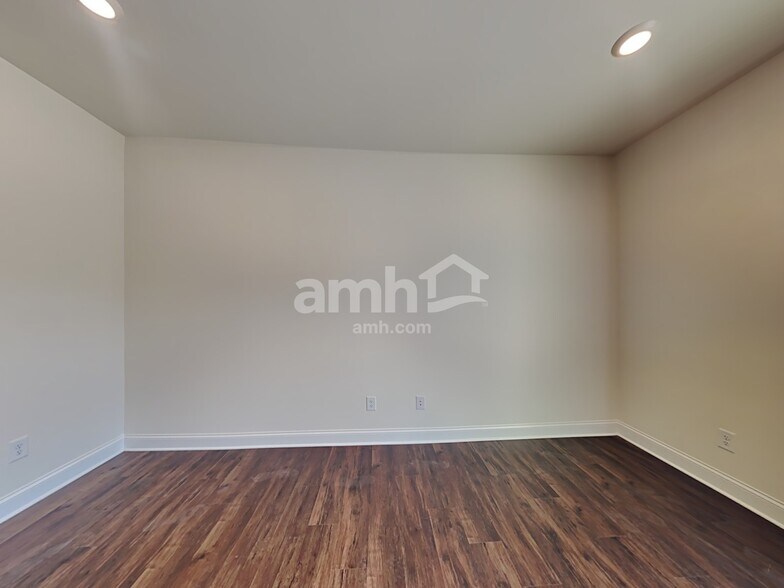 Building Photo - 813 Headland Way