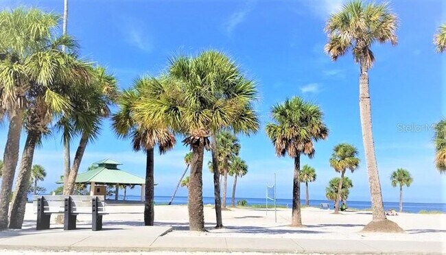 Building Photo - 103 W Park St