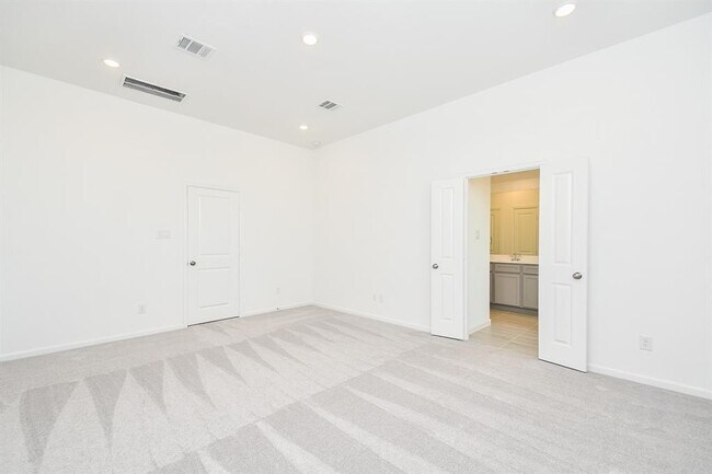 Building Photo - 5459 Holly Hvn Ct