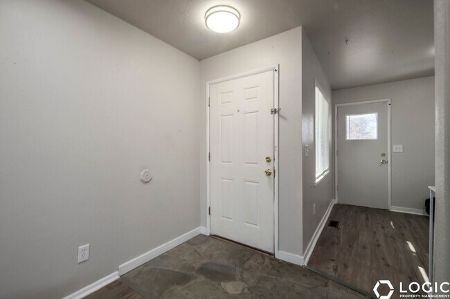 Building Photo - 7338 Rusty Dr