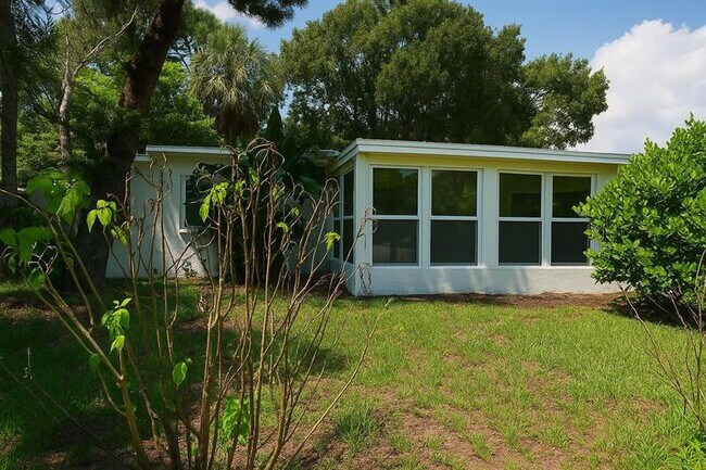 Primary Photo - 113 SW 22nd Ave