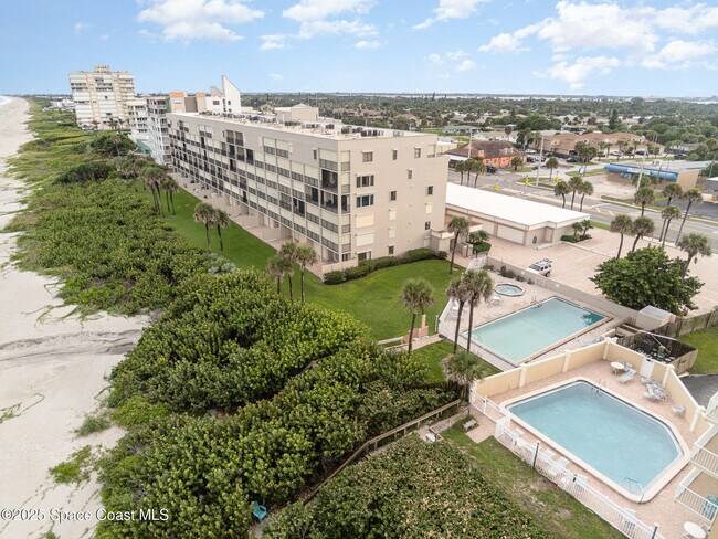 Building Photo - 995 N Hwy A1A
