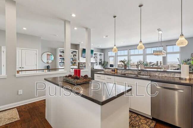 Building Photo - 1226 Grays Peak