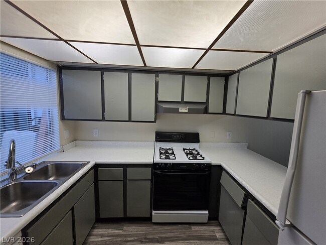Building Photo - 4232 Kona Coast Way