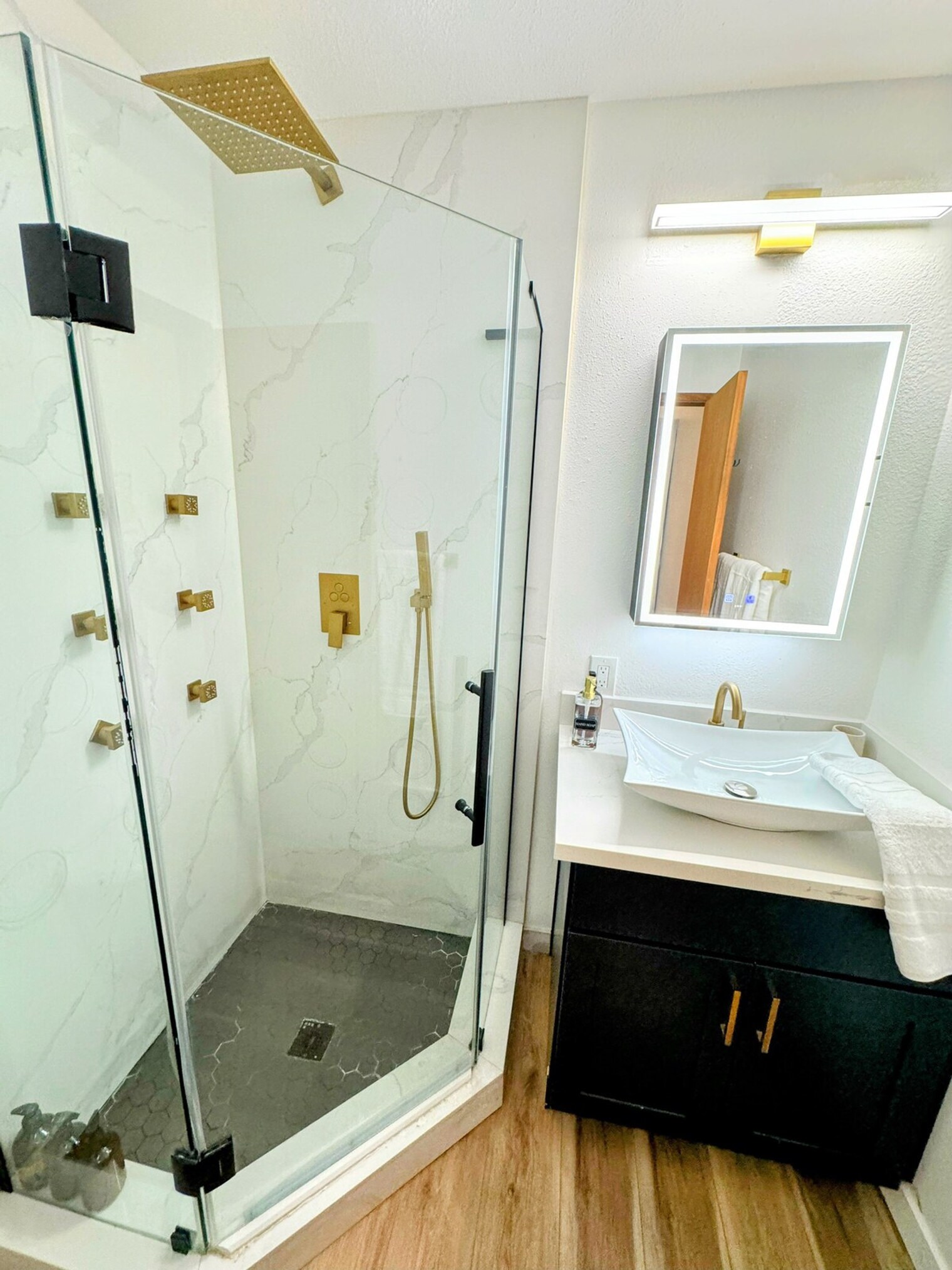 Building Photo - 705 24th Ave