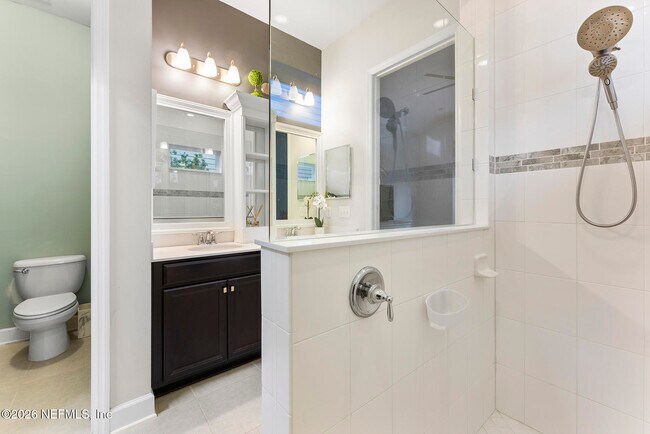 Building Photo - 39 Woodmere Ln