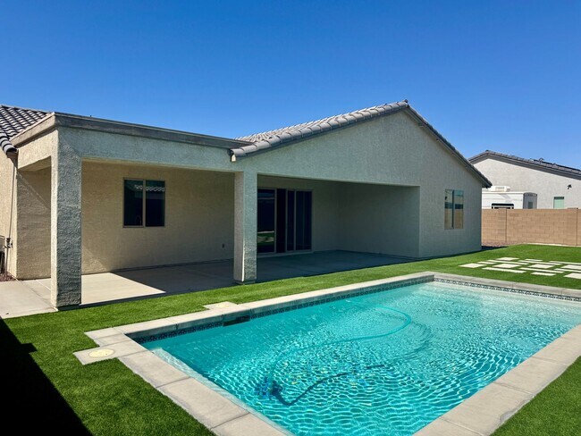 Building Photo - Landscaped Estrella at Mesa Del Sol Pool H...