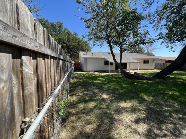 Building Photo - 3300 Winderemere Drive