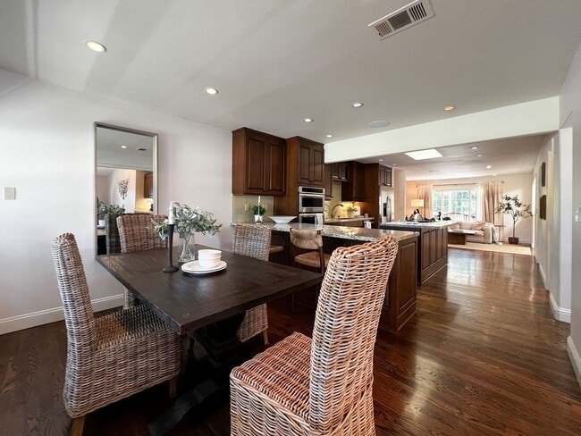 Building Photo - Wine Country Retreat with Guest Cottage & Vineyard Views