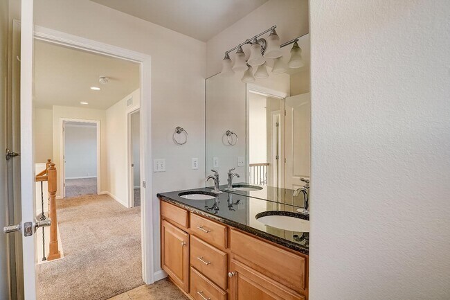 Building Photo - 16653 Edwards Way