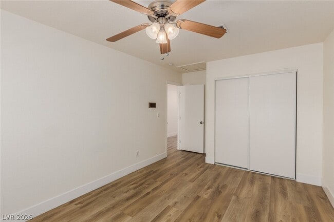 Building Photo - 861 Vegas Valley Dr