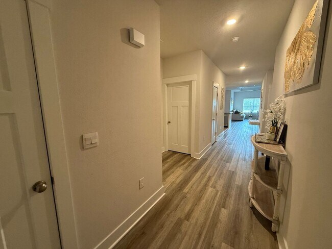 Building Photo - Pensacola - Kaheeley Ridge - 4 bedroom, 3 bathroom