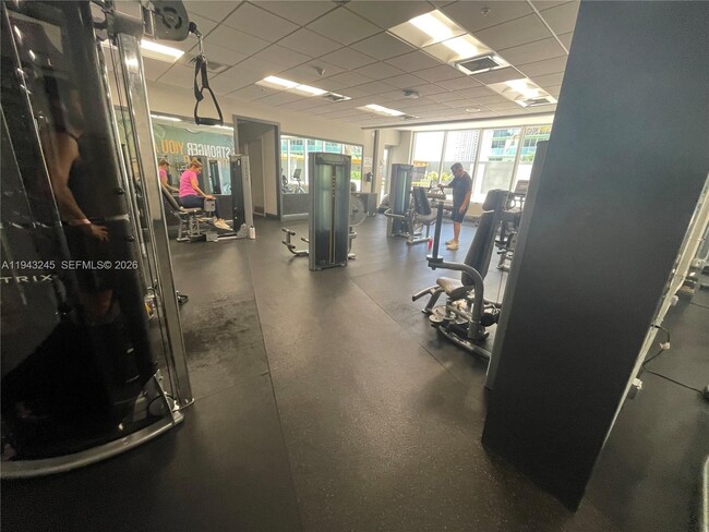 Building Photo - 1750 N Bayshore Dr