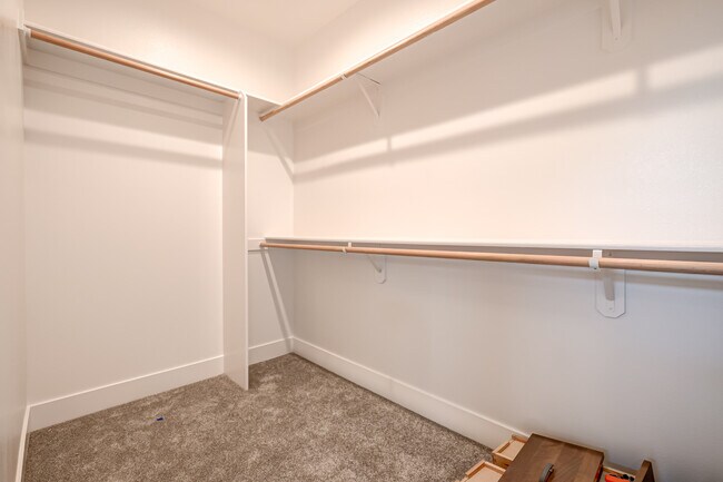 Building Photo - 2593 Sunray Ave