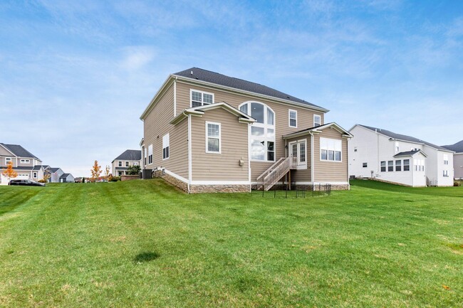 Building Photo - 5962 Laurel Ln