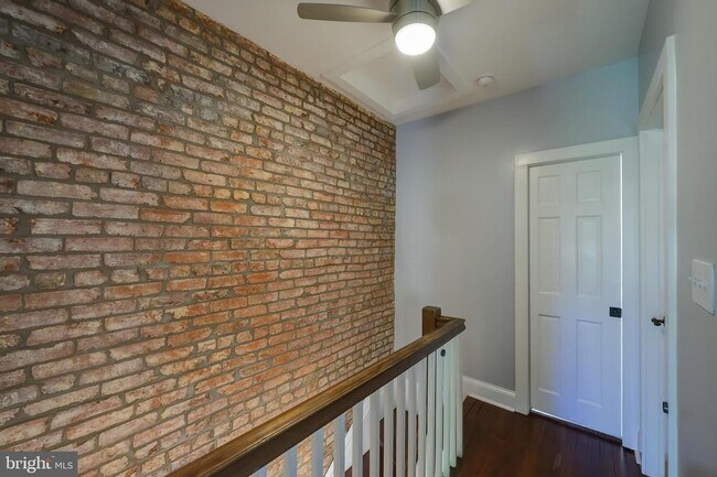Building Photo - 1123 7th St NE