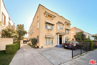 Building Photo - 1414 S Bronson Ave