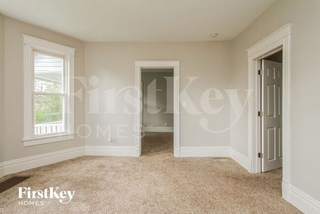 Building Photo - 374 Jay St