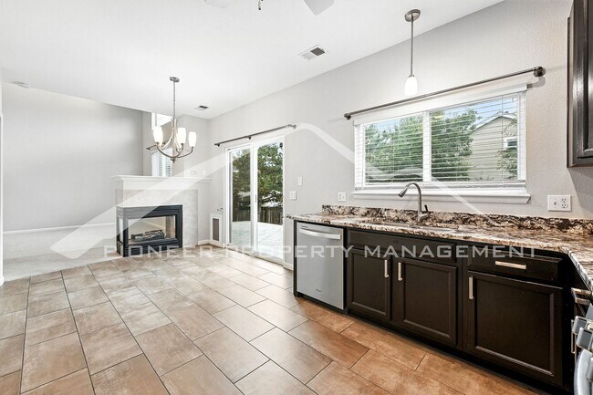 Building Photo - Spacious Home with Washer/Dryer and Centra...