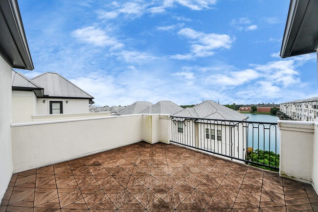 Building Photo - 8926 Lakeshore Bend Dr