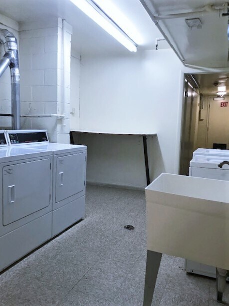 Building Photo - 7208 Donnell Pl