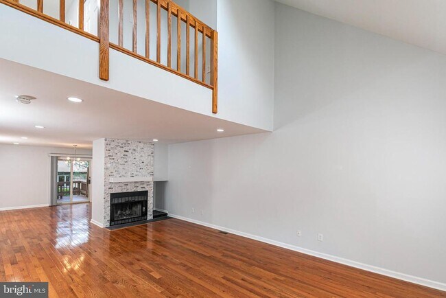 Building Photo - 7 Exeter Ct