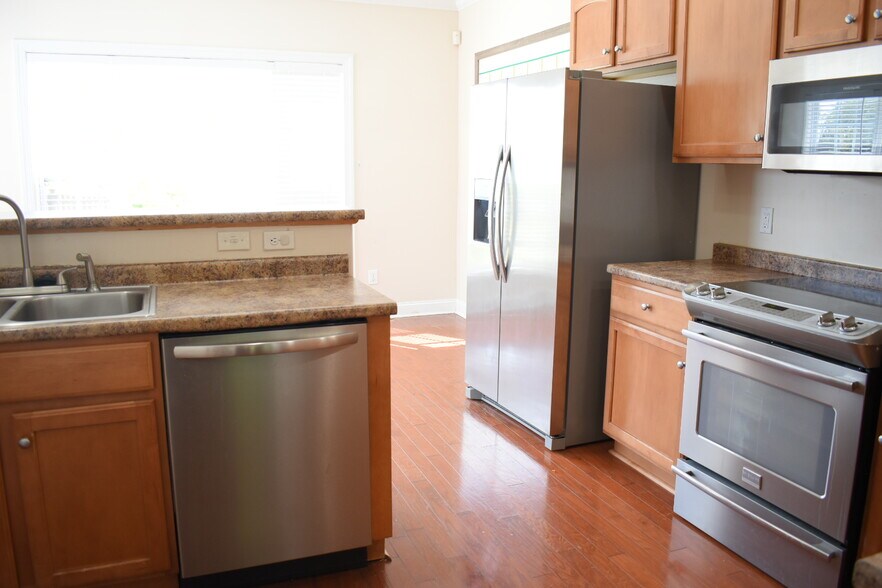 Building Photo - 1305 Wakefield Ct