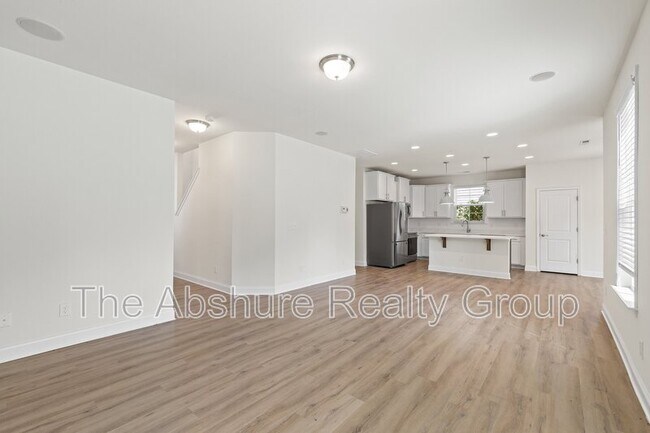 Building Photo - 404 Avery Glenn Way