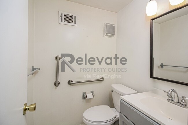 Building Photo - 7808 E Yardley Rd