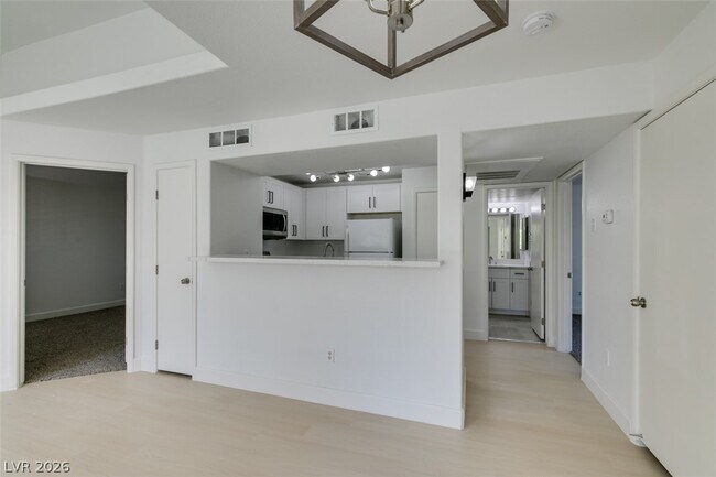 Building Photo - 2300 E Silverado Ranch Blvd